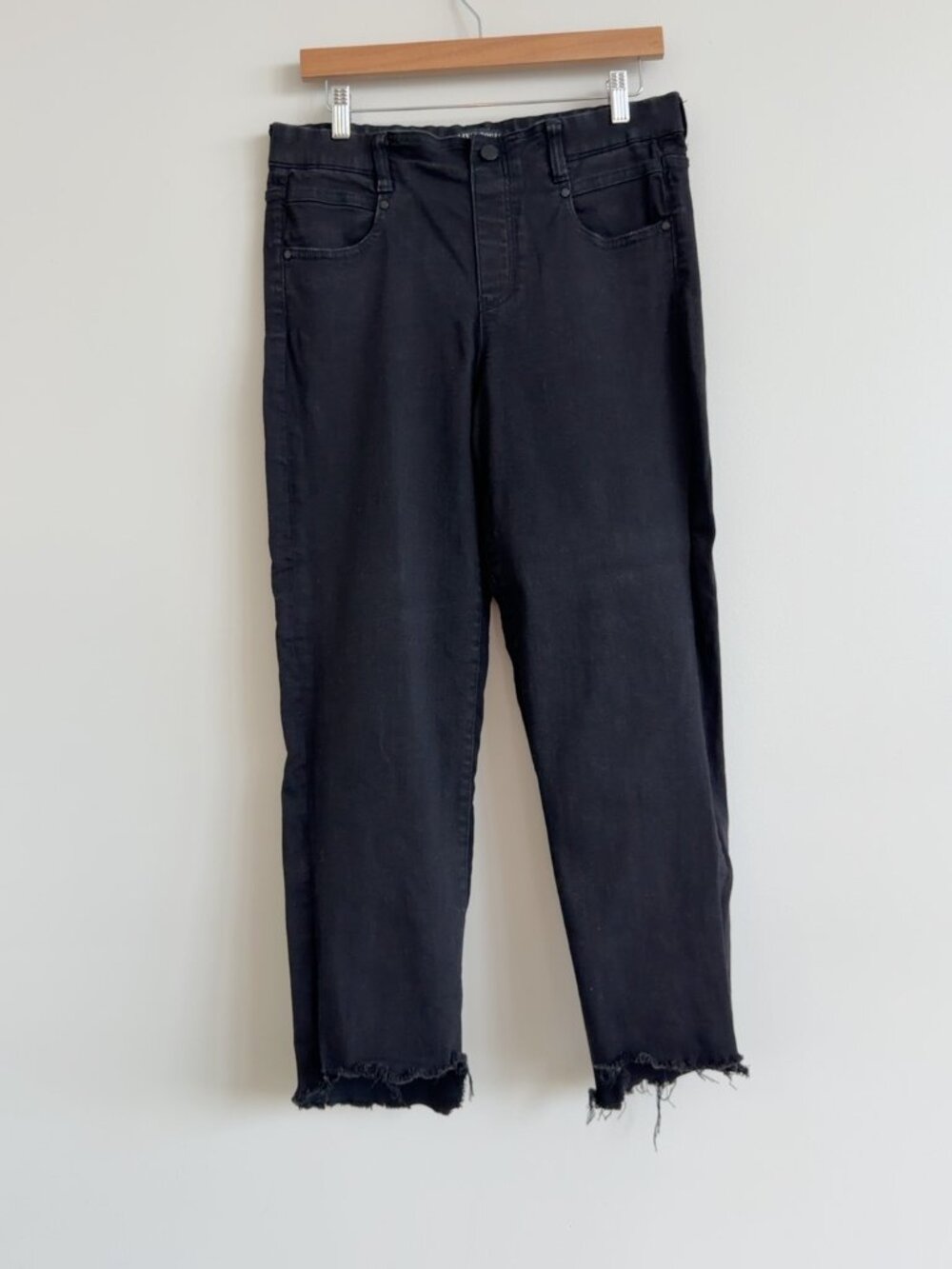 Liverpool Los Angeles Gia Glider Straight Jeans Black 10/30 Raw Hem